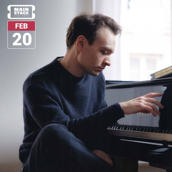 Pianist Jonathan Fournel
