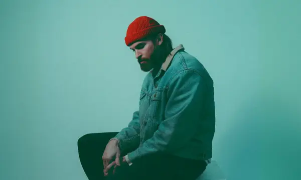 Jon Bryant presents Maritime Mistletoe
